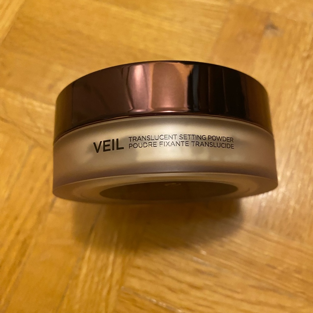 Hourglass Veil Translucent setting powder full size